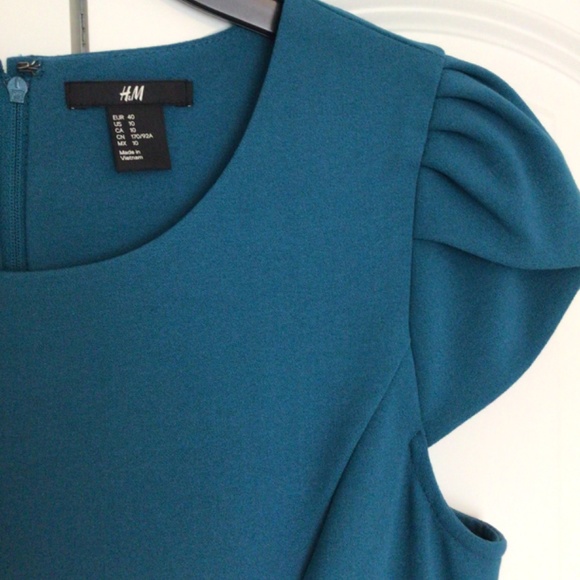 NWOT  H&M Blue Short Sleeves Knee Lenght Dress Size 6-8 - Picture 3 of 7